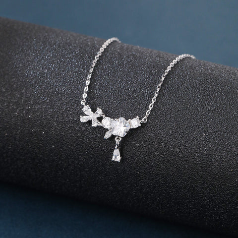 925 Sterling Silver Elegant Floral Zircon Necklace With Delicate Chain And Teardrop Pendant