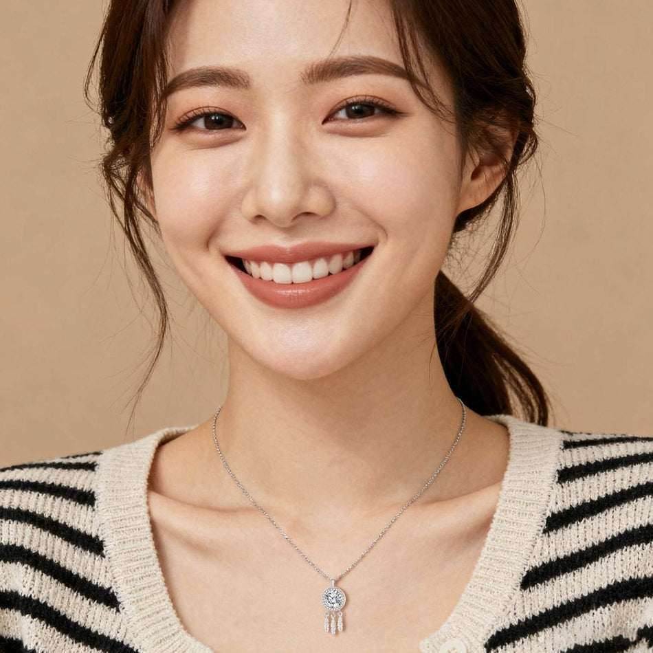 925 Sterling Silver Elegant Moissanite Feather Charm Necklace In Sterling Silver