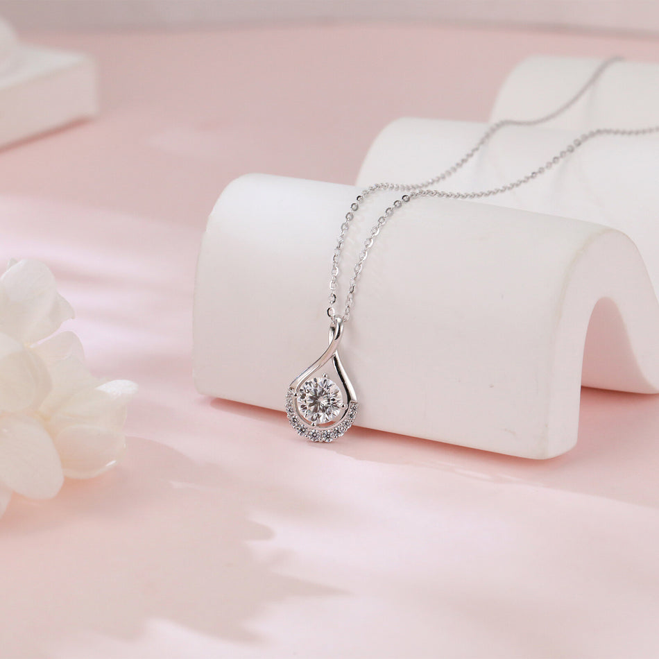 925 Sterling Silver Elegant Moissanite  Pendant Necklace With Twisted Teardrop Frame And Chain
