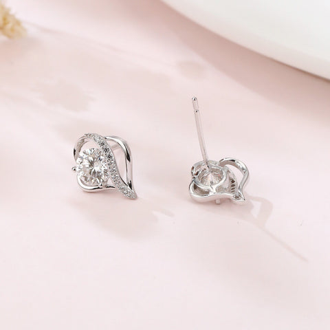 925 Sterling Silver Elegant Heart-shaped Moissanite Earrings