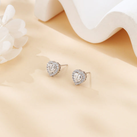 925 Sterling Silver Elegant Sparkling Heart-shaped Moissanite Earrings