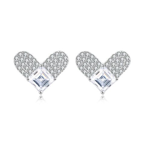 925 Sterling Silver Sparkling Heart-shaped Moissanite Stud Earrings