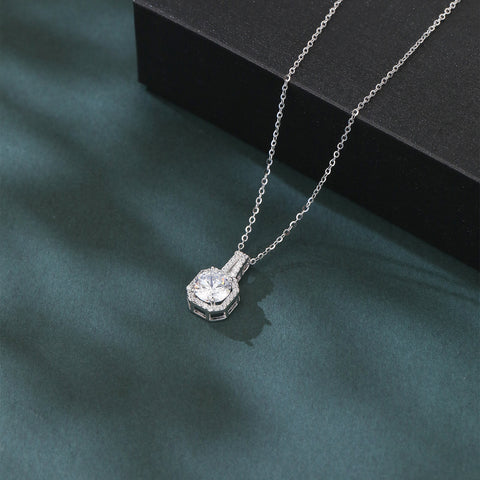 925 Sterling Silver Elegant Zircon Halo Pendant Necklace In Plated with White Gold – Timeless Luxury Jewelry
