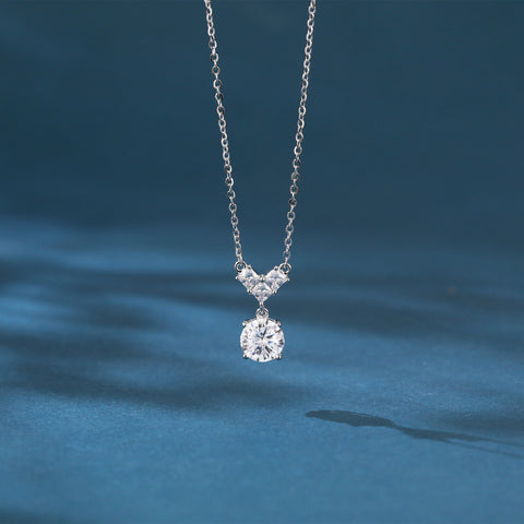 925 Sterling Silver Elegant Four-leaf Clover Moissanite Pendant Necklace With Round Drop Charm