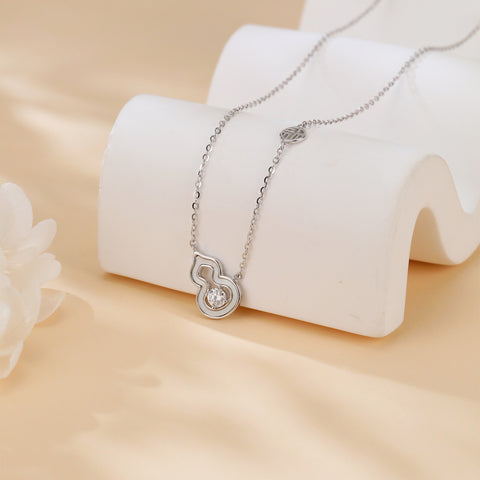 925 Sterling Silver Elegant Heart-shaped Moissanite Pendant Necklace With Delicate Chain And Charm