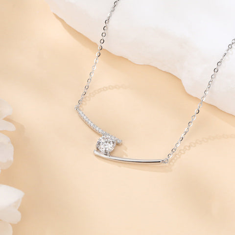 925 Sterling Silver Elegant Moissanite Necklace With Delicate Chain And Sparkling Accent