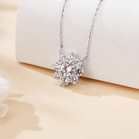 925 Sterling Silver Elegant Moissanite Floral Pendant Necklace