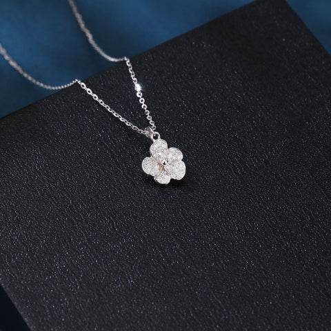 925 Sterling Silver Elegant Silver Zircon Four-leaf Clover Pendant Necklace