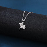 925 Sterling Silver Elegant Heart-shaped Zircon Pendant Necklace With Delicate Silver Chain And Fan-design Accents
