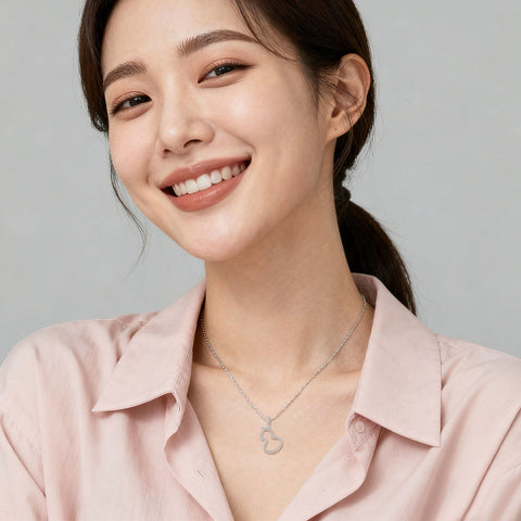 925 Sterling Silver Elegant Silver Zircon Heart-shaped Pendant Necklace With Wavy Design