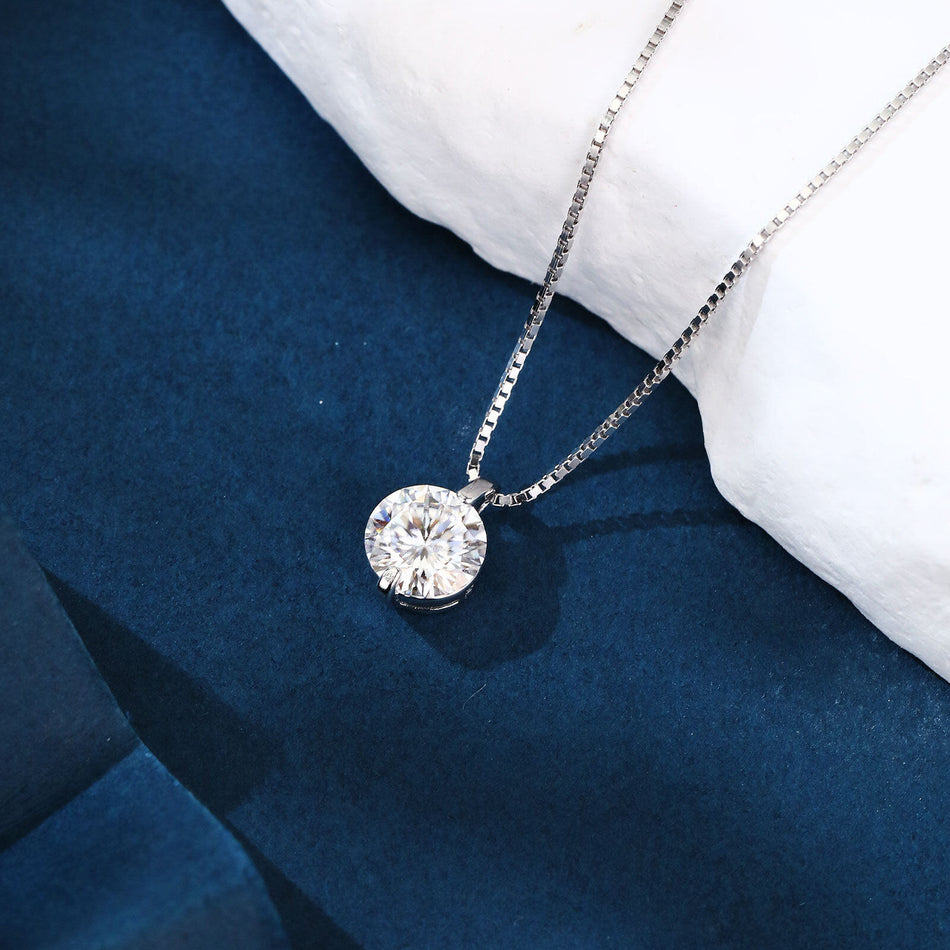 925 Sterling Silver Elegant Solitaire Moissanite Pendant In Sterling Silver
